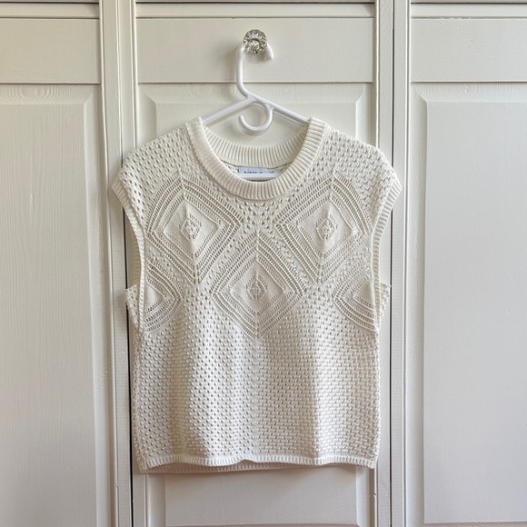 Evereve Sweaters - Evereve Cream Sleeveless Sweater